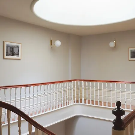 Lägenhetshotell Maison Palace 4*